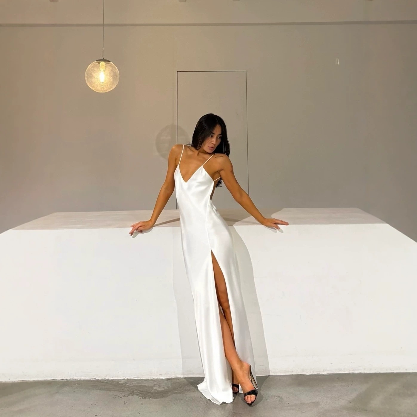 White Satin Maxi Evening Dress - Elegant Satin Evening Gown Split ulasan dan harga